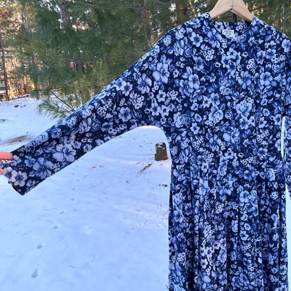 90s Laura Ashley Floral Dress - Picture 11 of 16